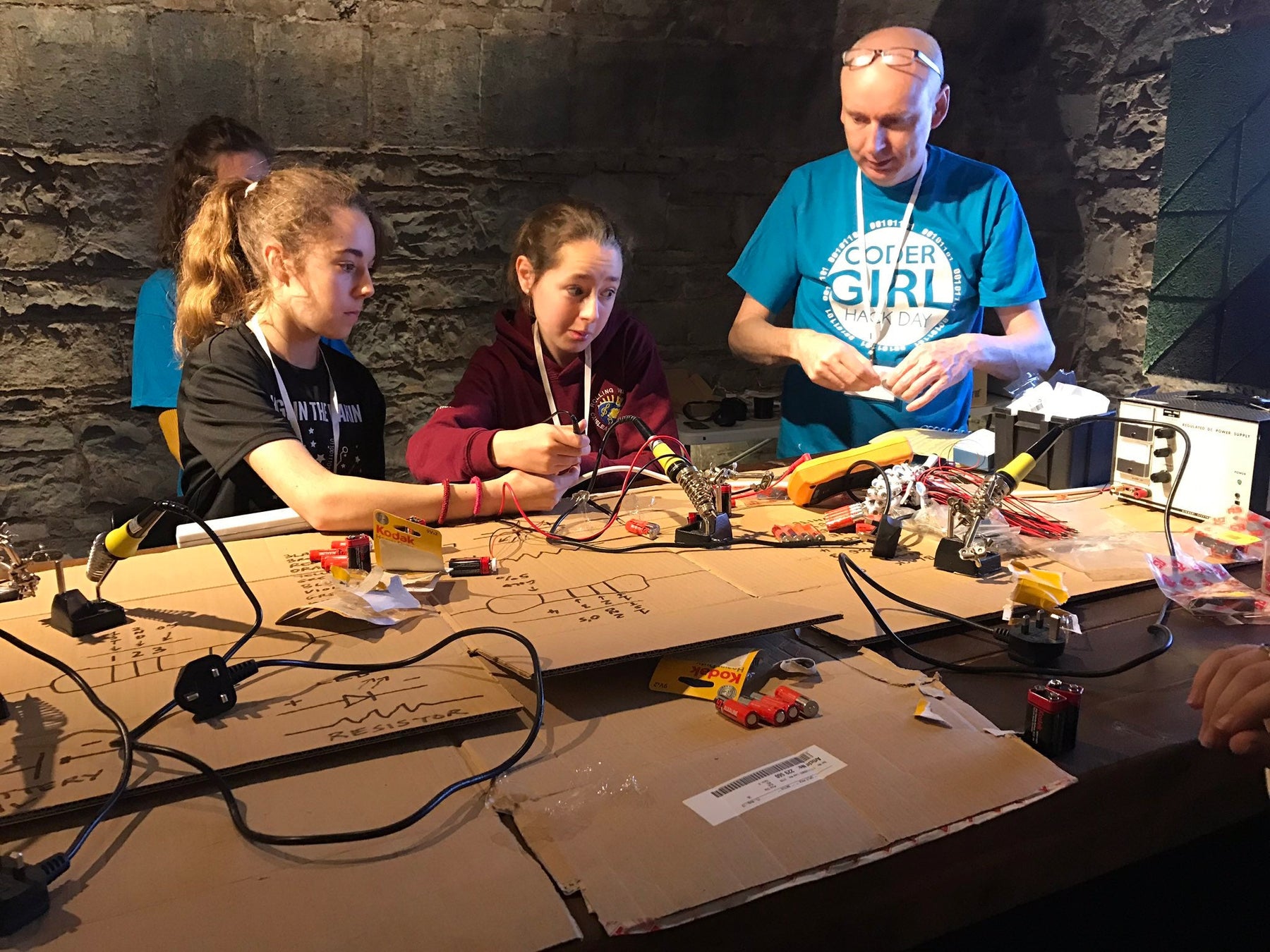 El Día Internacional de la Mujer y la Niña en la Ciencia - 330ohms