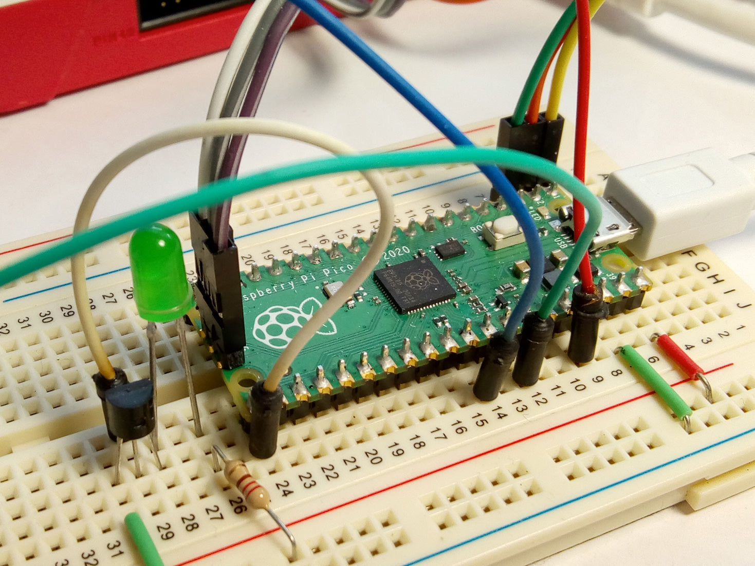 Tutorial #9 Raspberry Pi Pico: añadiendo más E/S analógicas - 330ohms