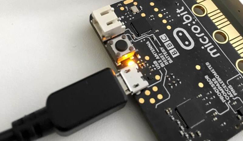 ¿Cómo distinguir un micro:bit falso? - 330ohms