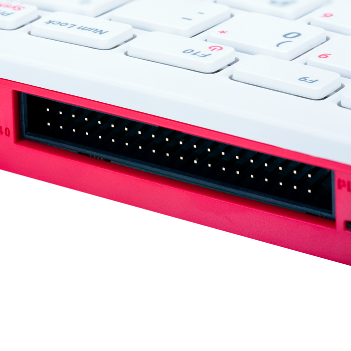Raspberry Pi 400 (En español)